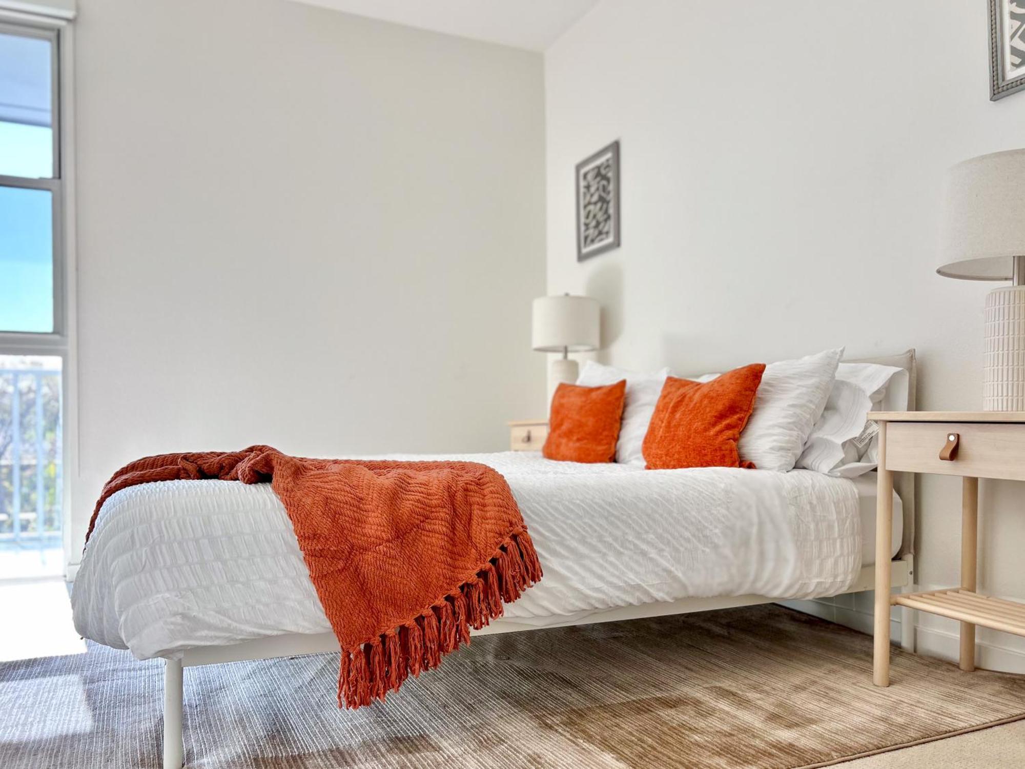 West Hollywood Gem 2-bedroom