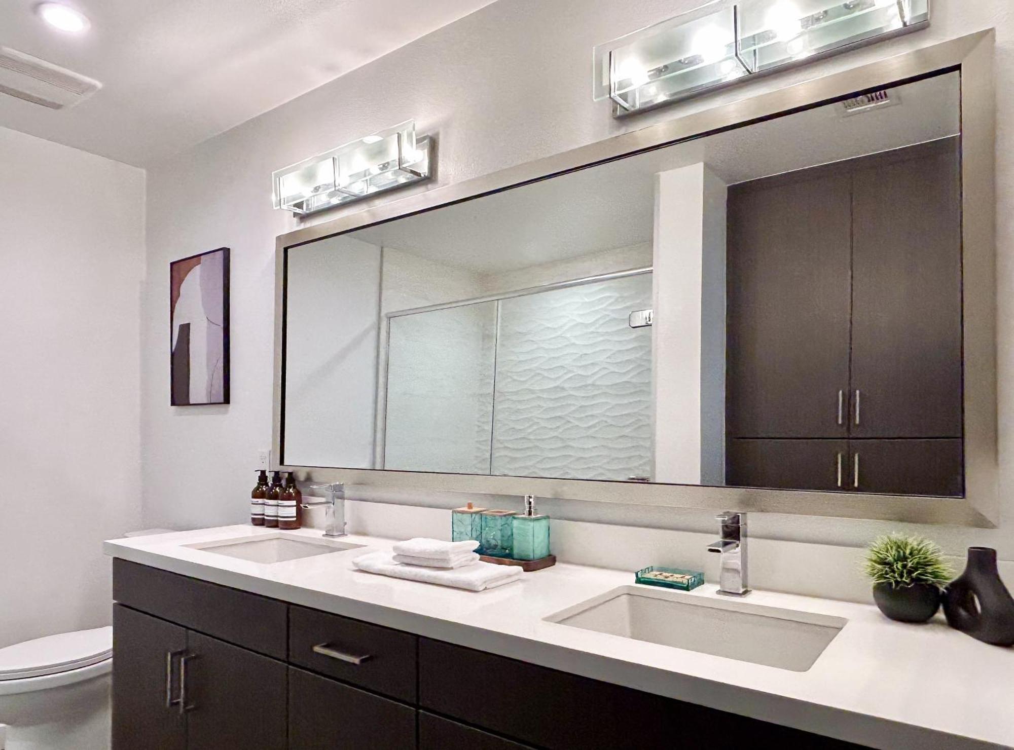 West Hollywood Gem 2-bedroom Apartamento *